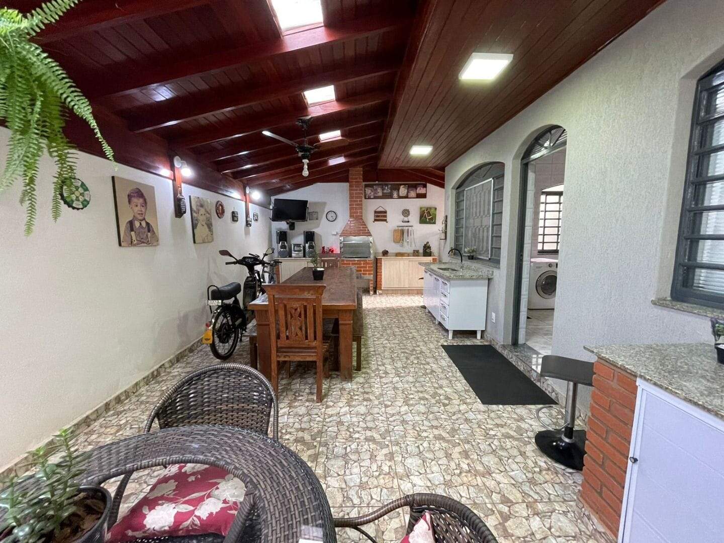Sobrado à venda no Antônio Zanaga II: sobrado-com-3-dormitorios-a-venda-308-m-por-r-715-000-00-residencial-vale-das-nogueiras-americana-sp1732655077031polgr.jpg