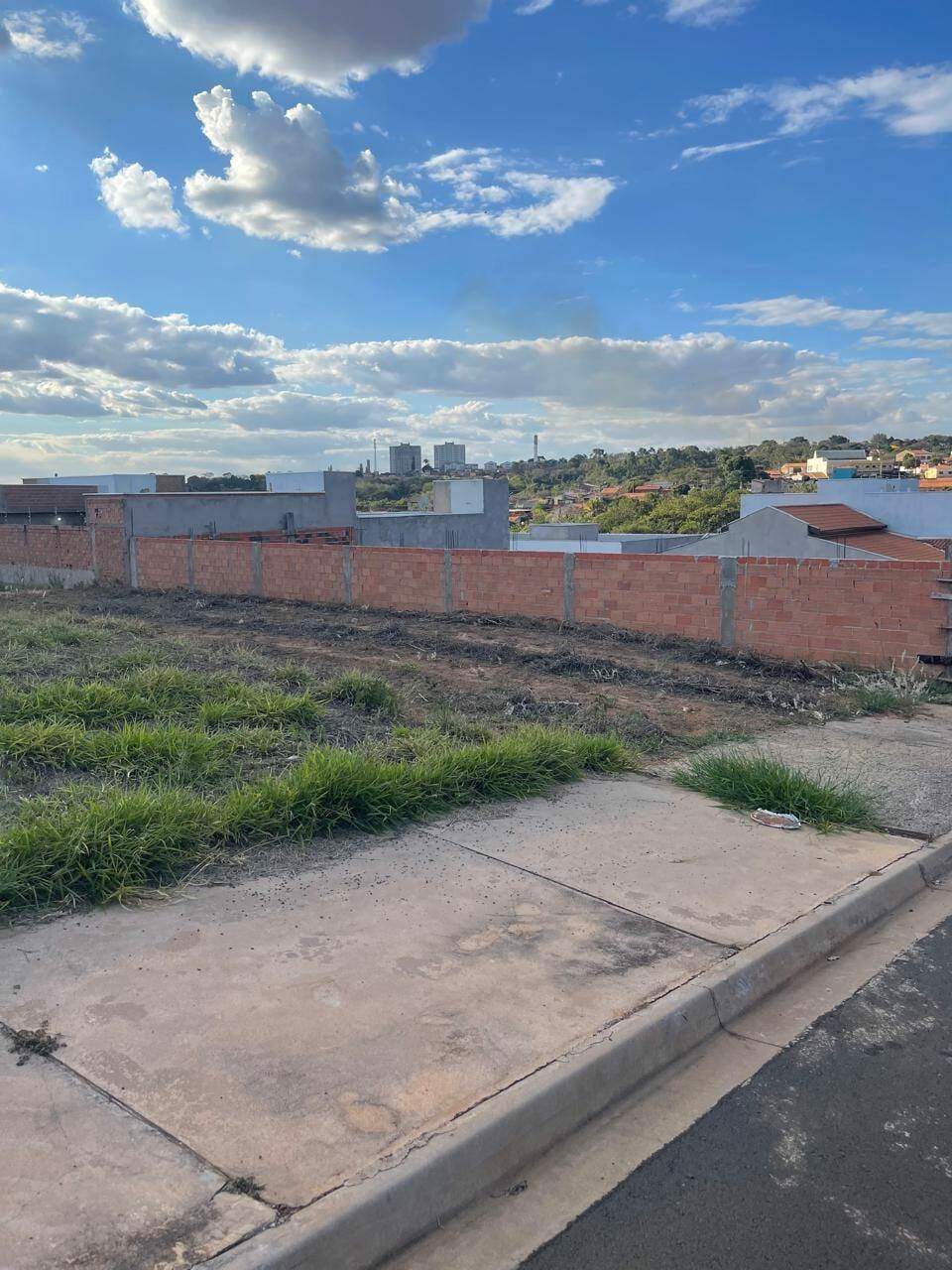 Terreno à venda no Jardim Aranha Oliveira: imagem-do-whatsapp-de-2025-09-02-a-s-18-24-44_36be85641757448167673.jpg
