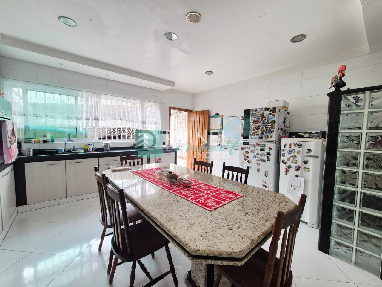 Casa à venda no Centro: 