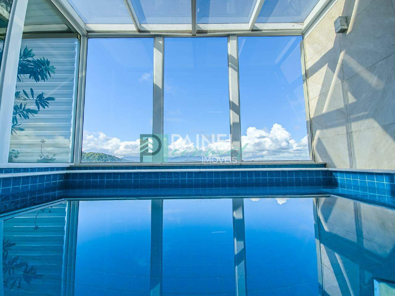 Apartamento/ Cobertura à venda no Marapé: 