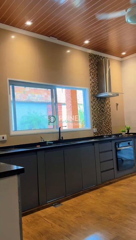 Casa à venda no Balneario Praia do Perequê: 