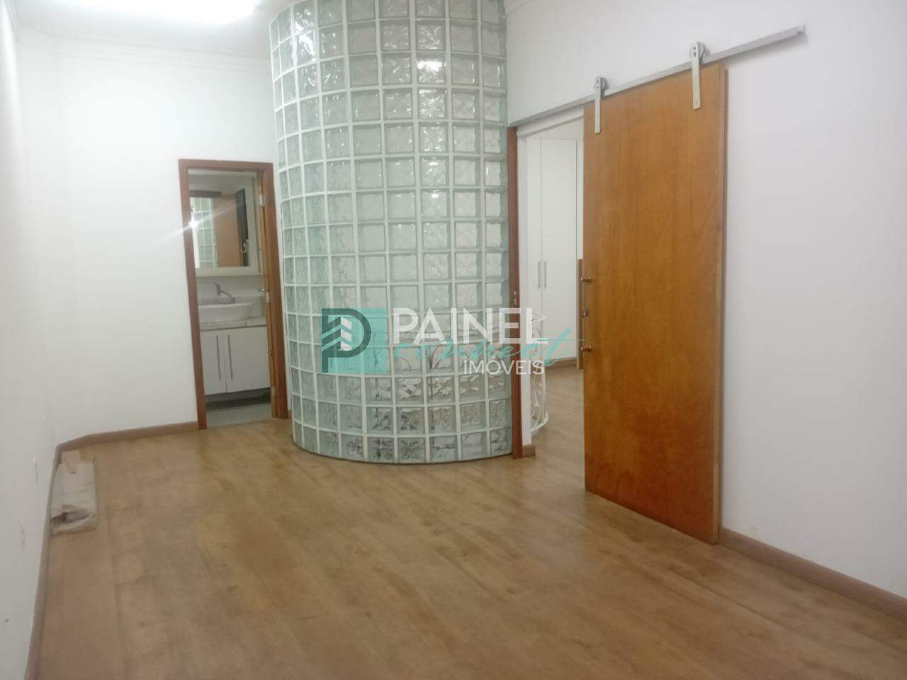 Conjunto / Sala para aluguel no Centro: 