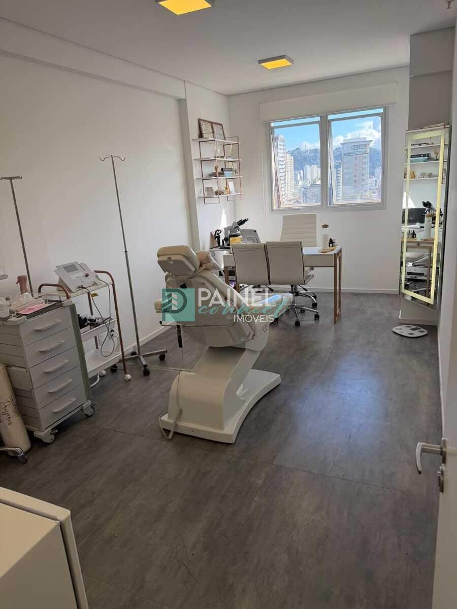 Sala à venda no Vila Mathias: 