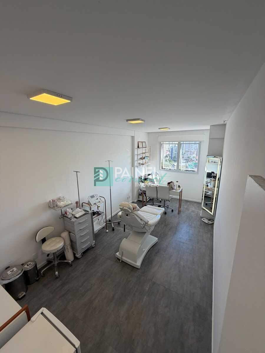Sala à venda no Vila Mathias: 