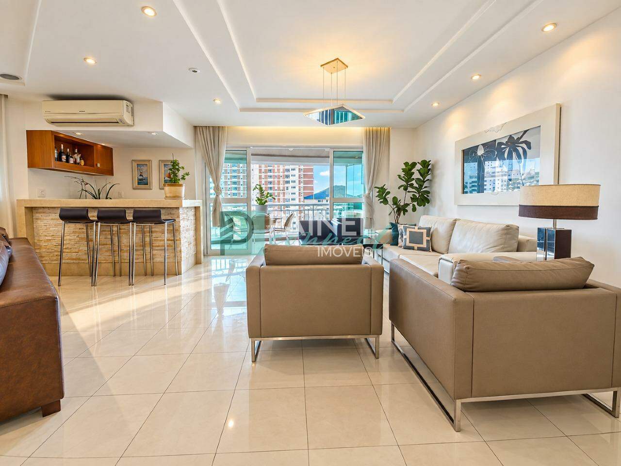 Apartamento à venda no Ponta da Praia: 