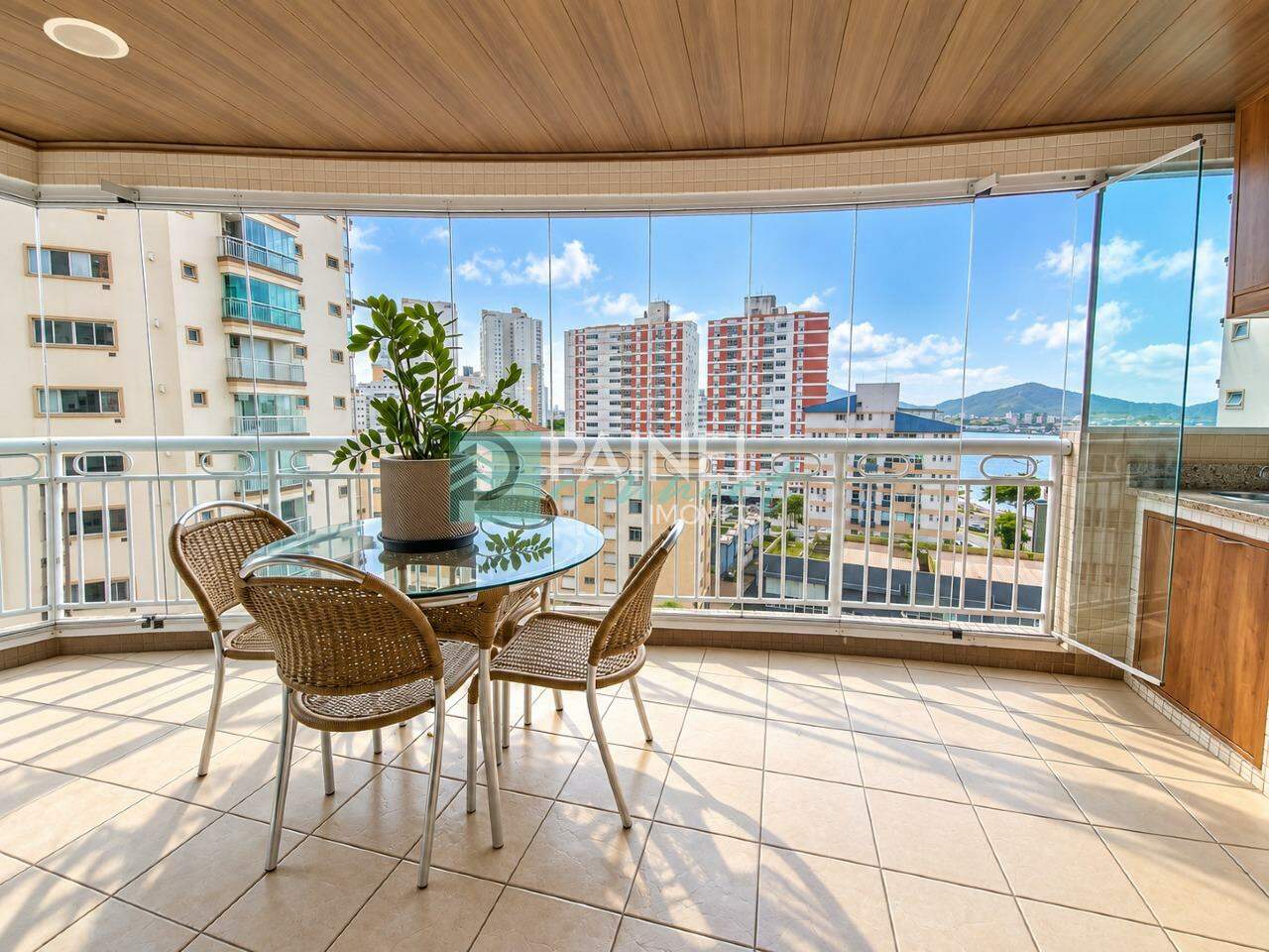 Apartamento à venda no Ponta da Praia: 