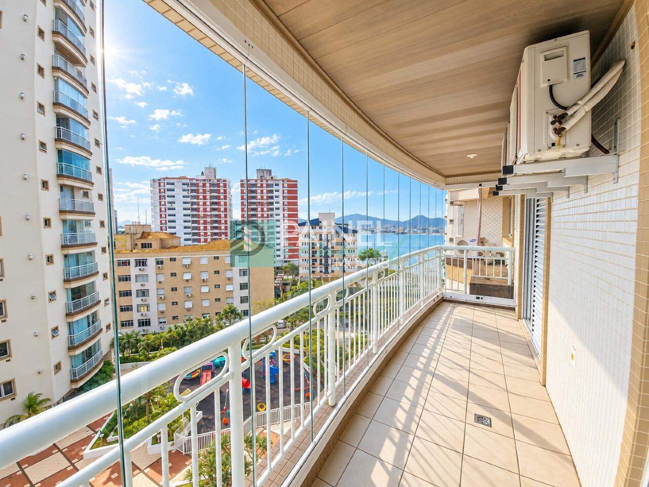 Apartamento à venda no Ponta da Praia: 
