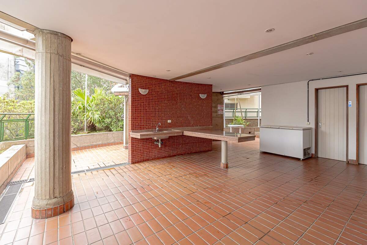 Área de churrasqueira