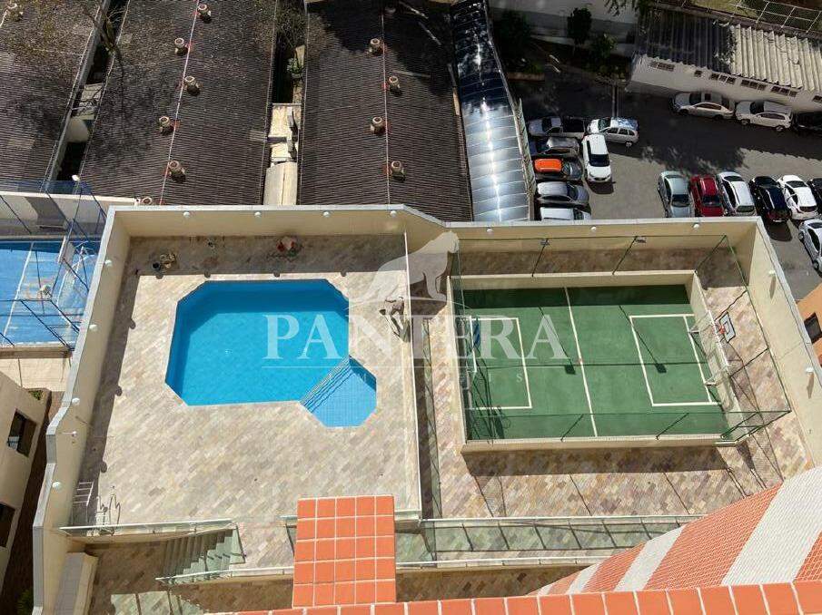 Piscina e quadra