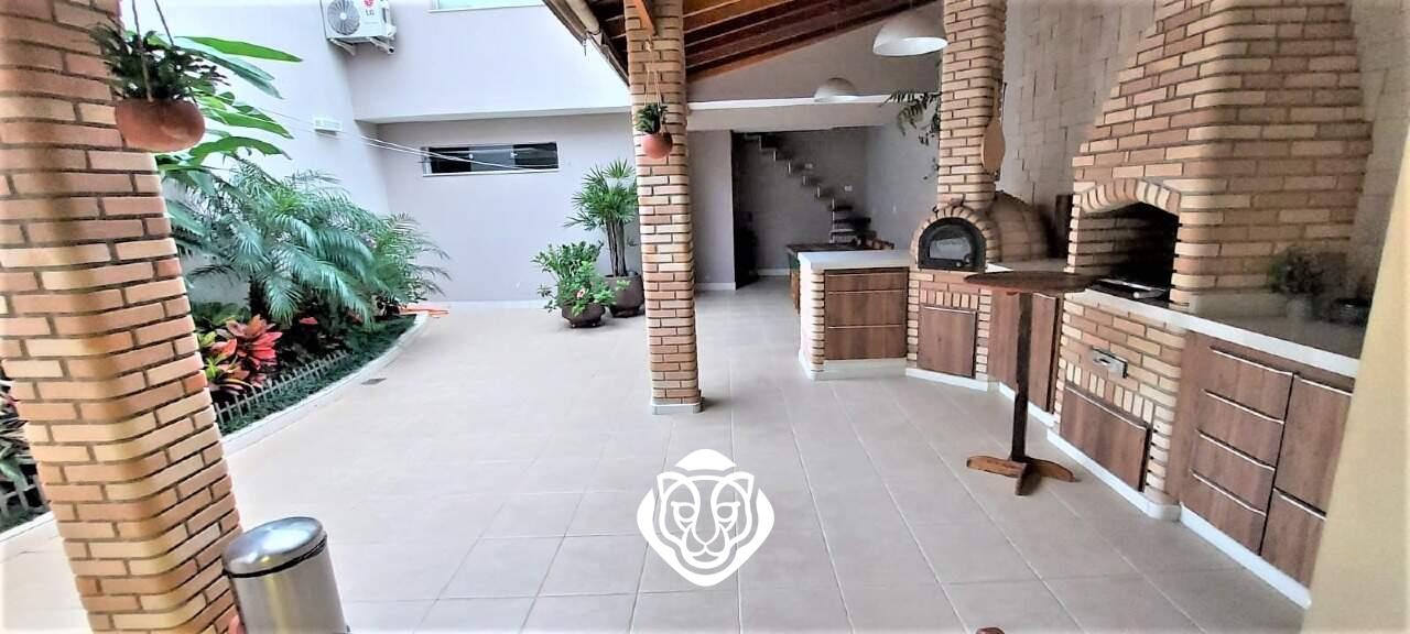 Área de lazer - churrasqueira 