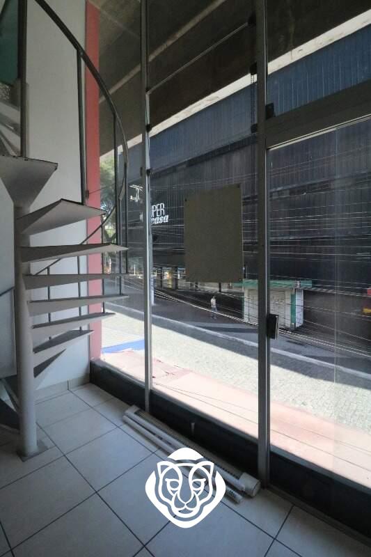 Acesso para mezanino 