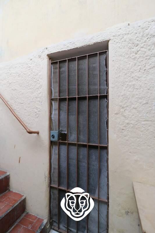 Entrada do banheiro e lavanderia