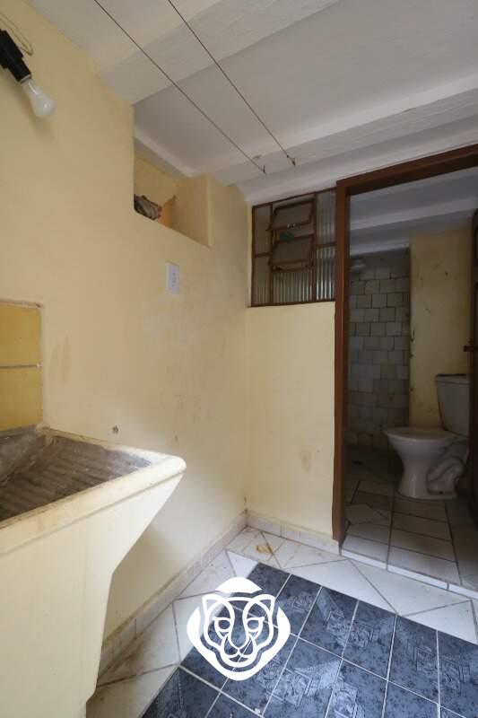 Banheiro e lavanderia externo
