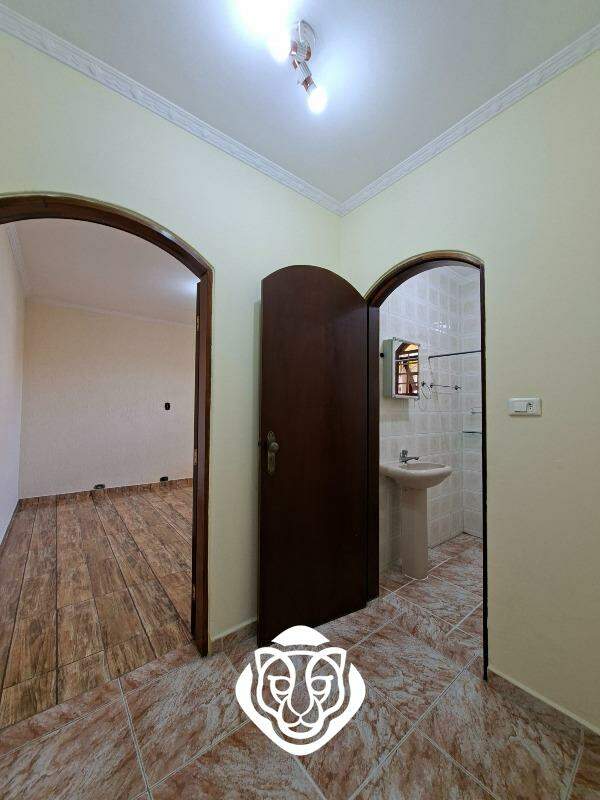 Hall dormitório e banheiro