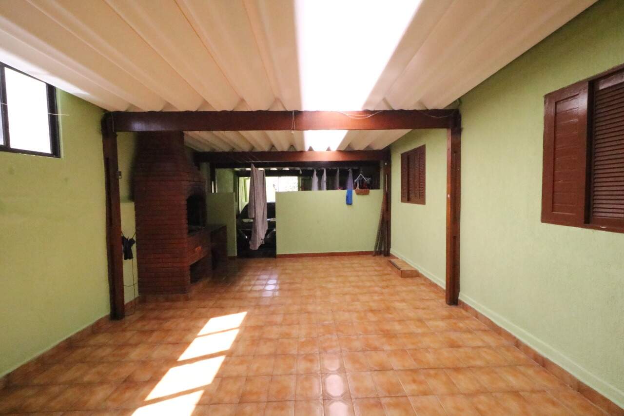 Área de serviço e churrasqueira