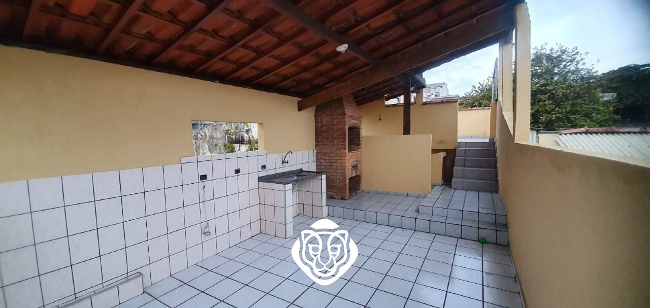 Quintal com Churrasqueira