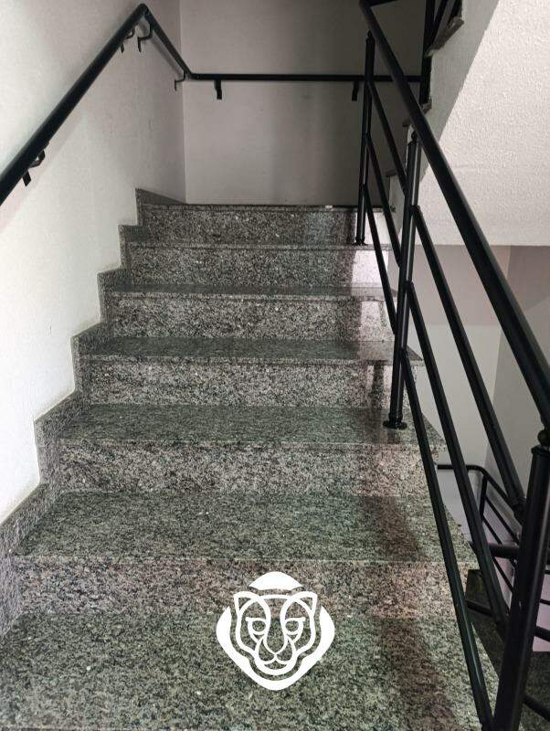 Escada acesso apto