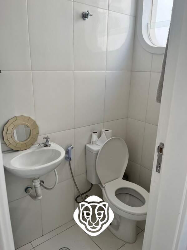 Banheiro área de serviço 