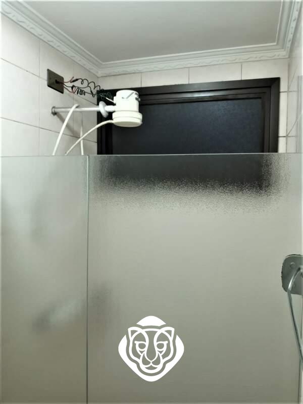 Área de serviço com banheiro