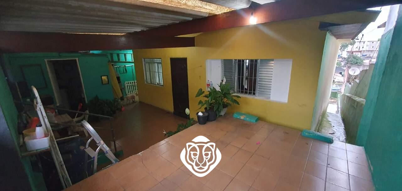 Garagem e entrada social 