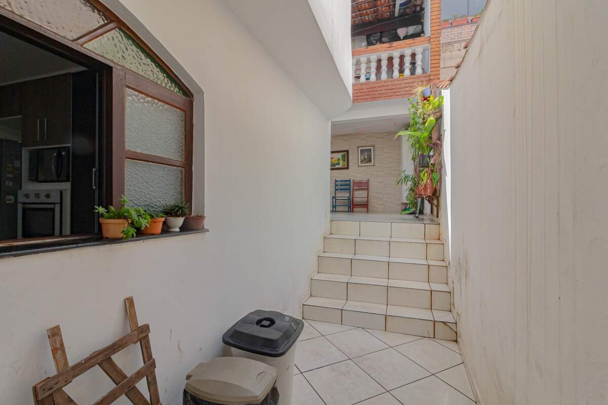 Acesso quintal fundos
