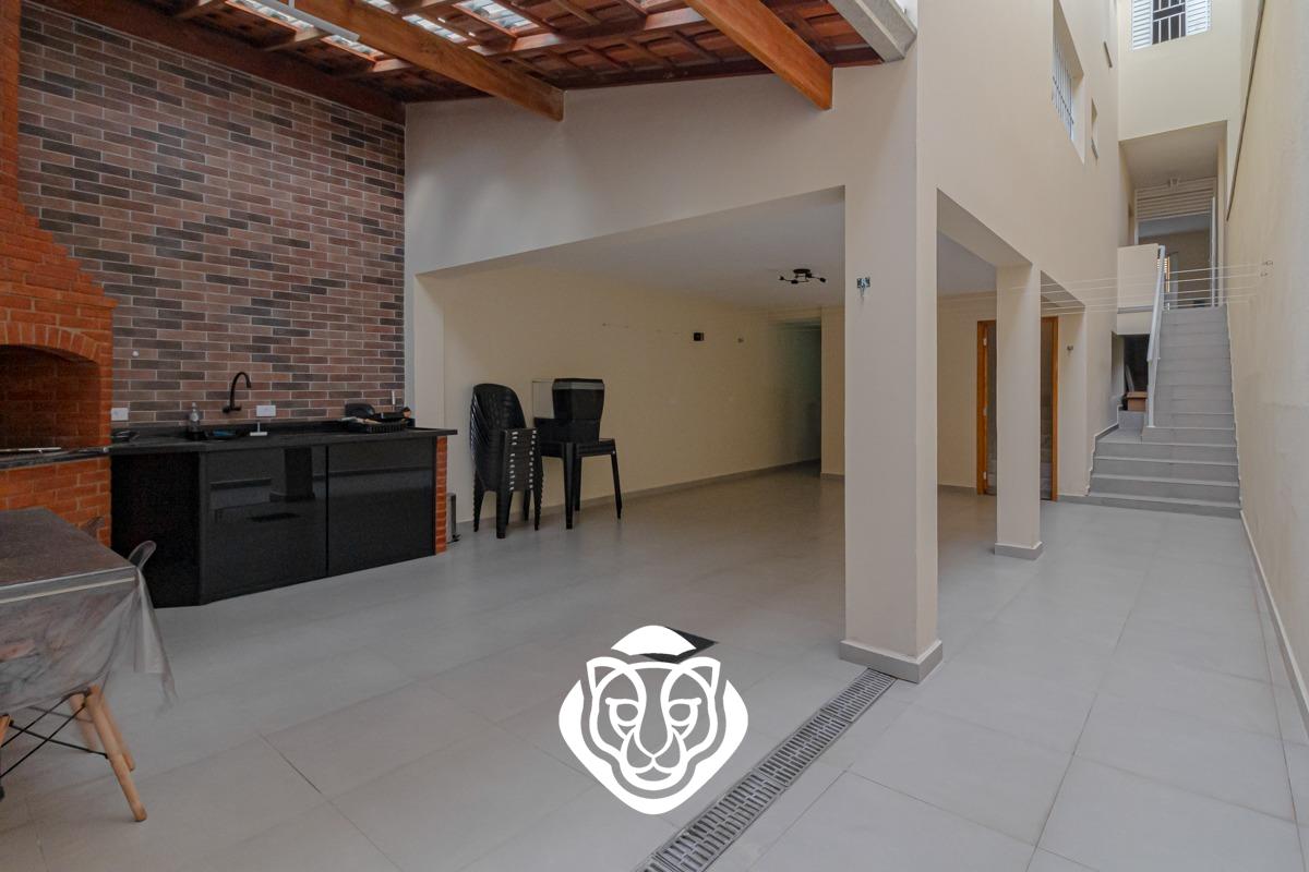 Acesso quintal fundos