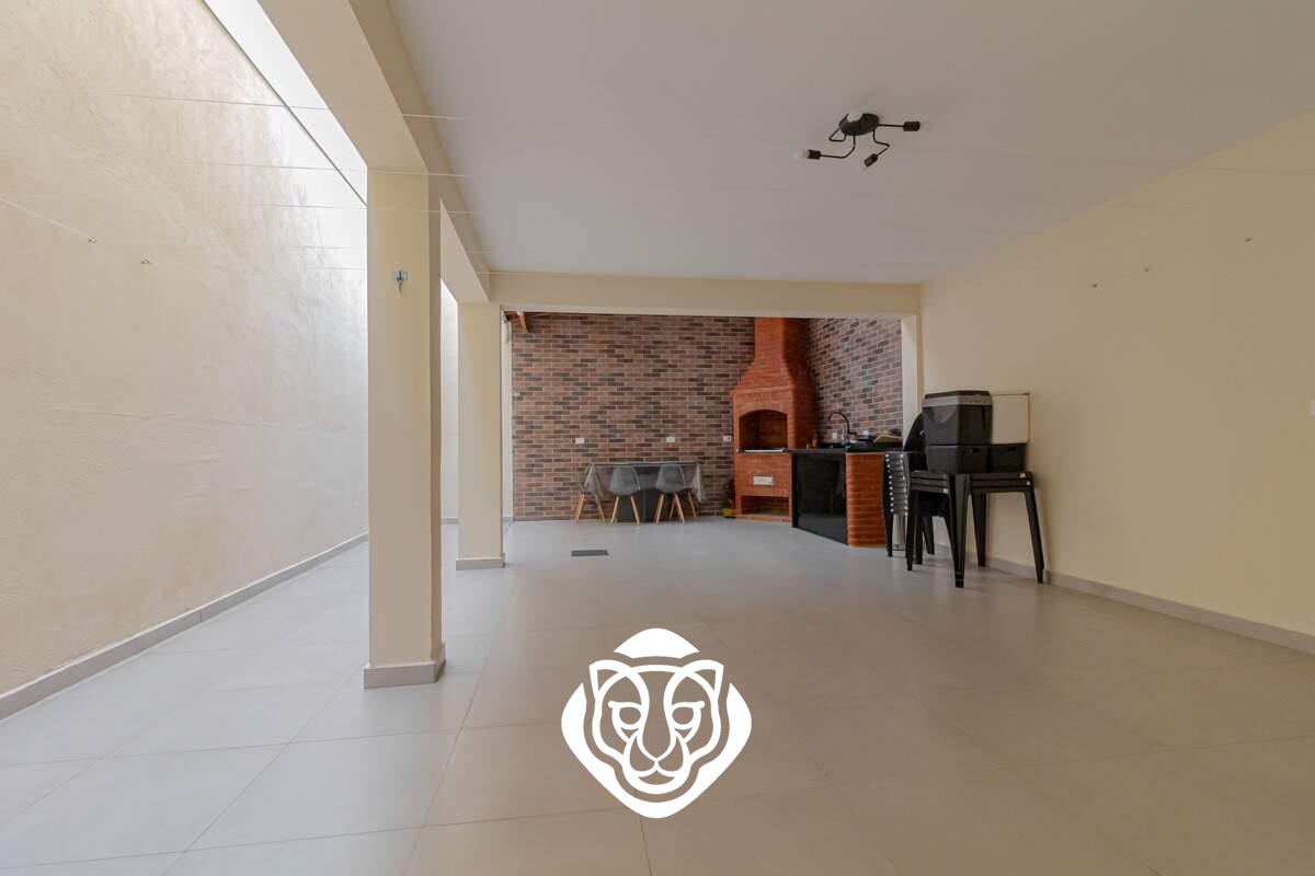 Acesso quintal fundos