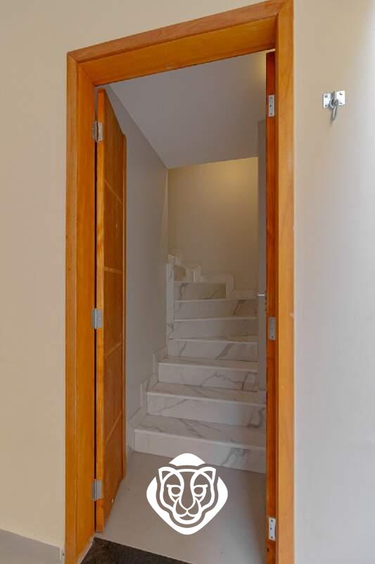 Acesso quintal fundos