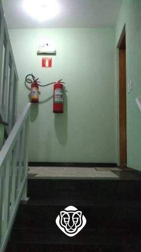 Escadas acesso apto