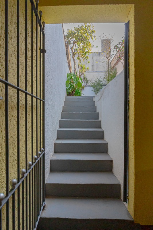 Acesso quintal fundos