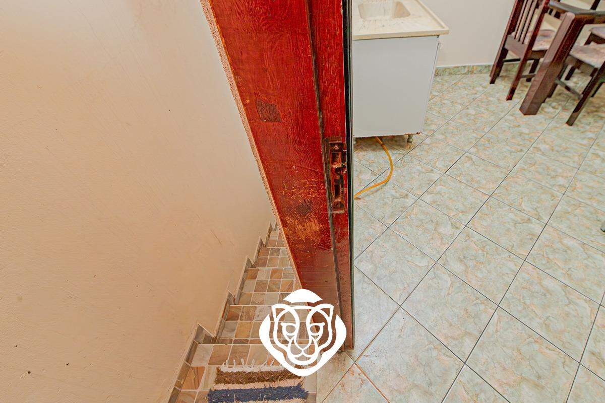 Escada de acesso casa meio 