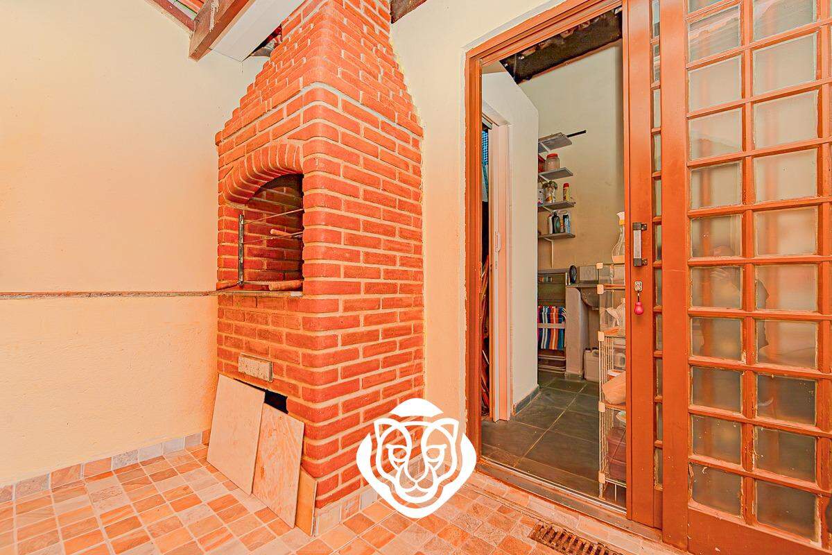 Churrasqueira casa fundos 