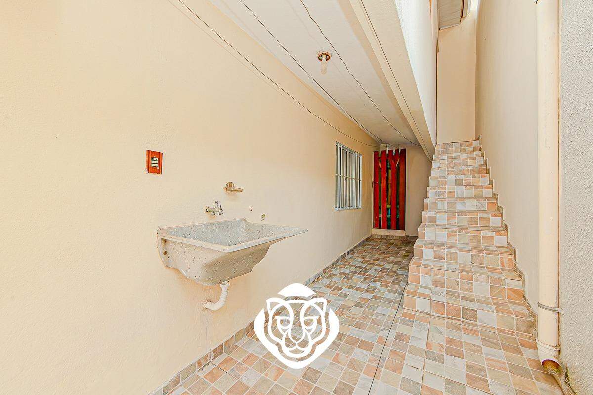 Área de serviço casa meio 