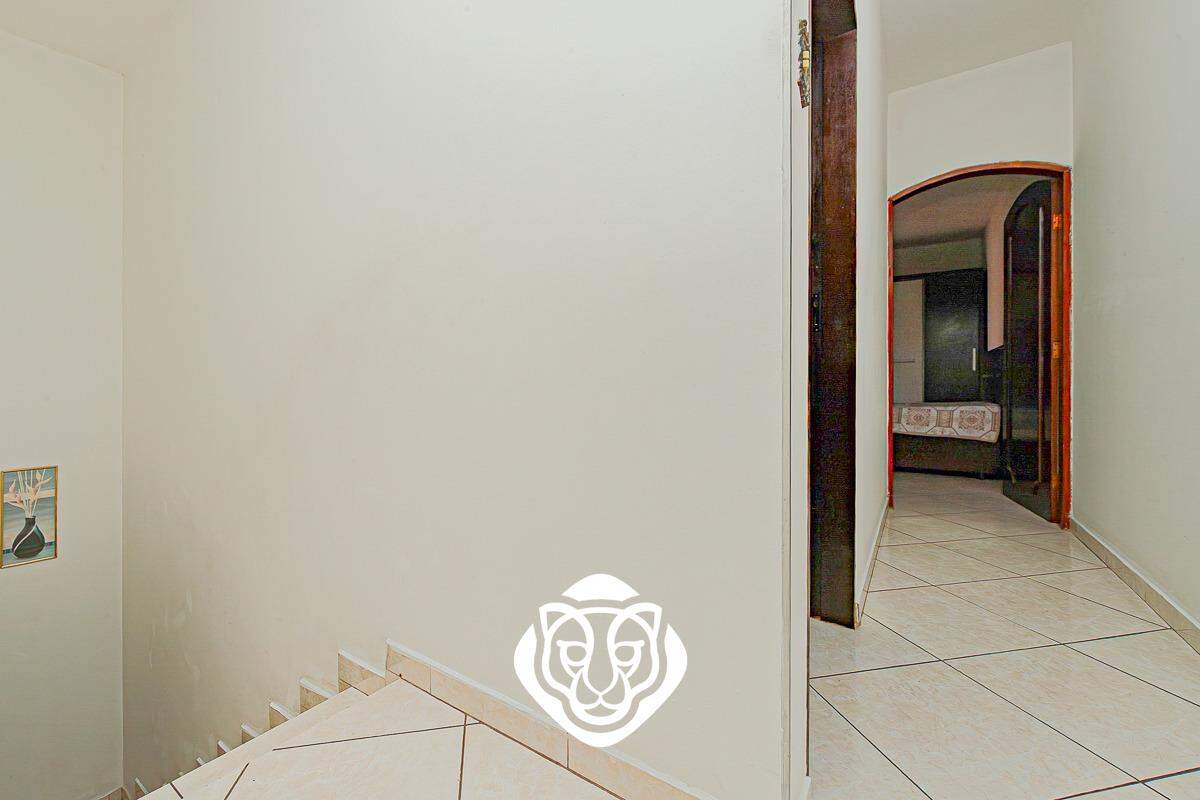 Corredor superior casa fundos 