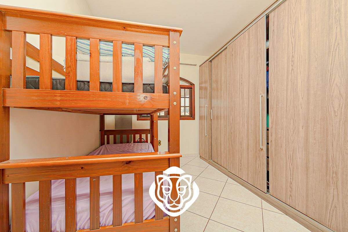 Dormitório 3 casa fundos 
