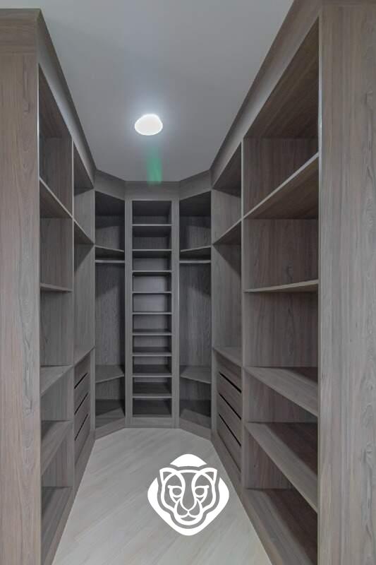 Closet - Dormitório III