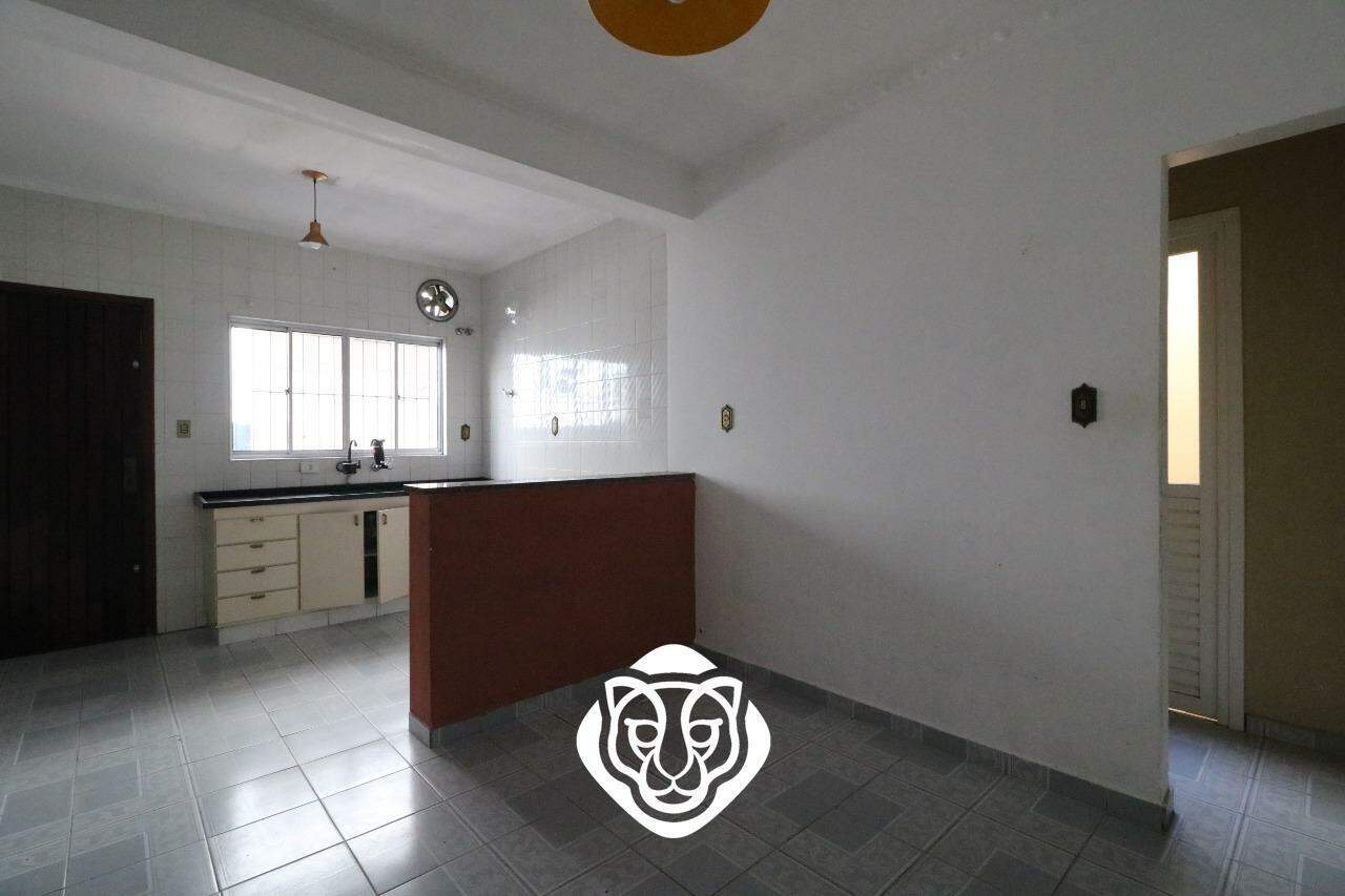 Sala de jantar e cozinha 