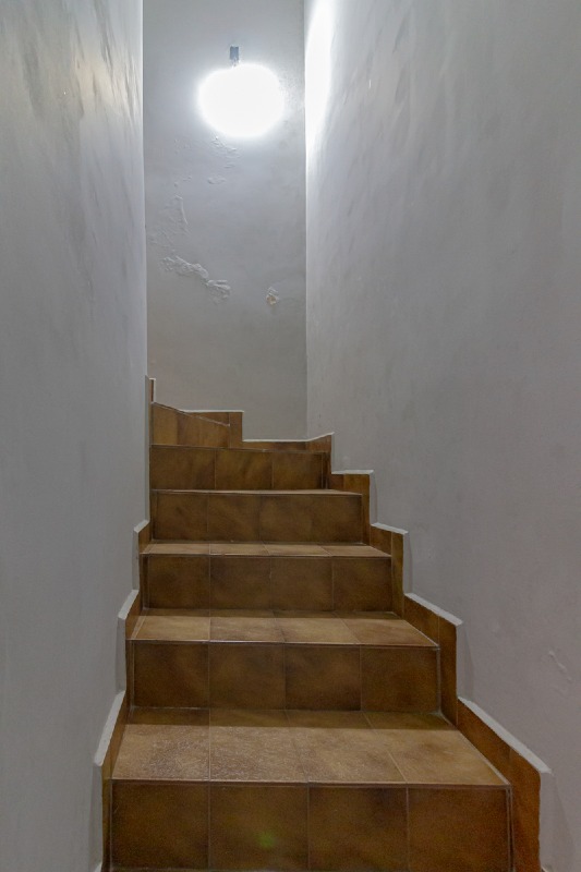 Escada de acesso edícula