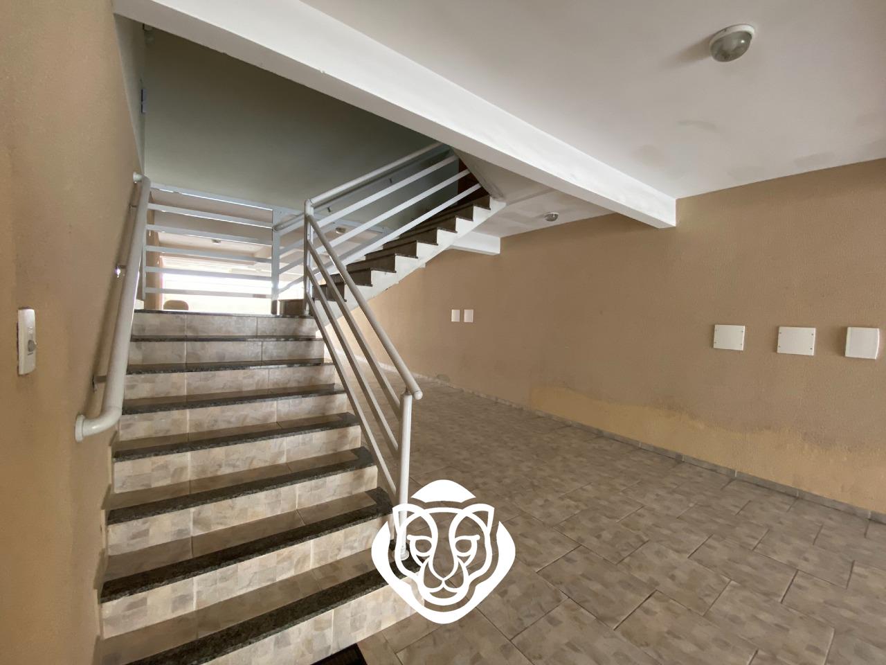 Escada de acesso aos apartamentos