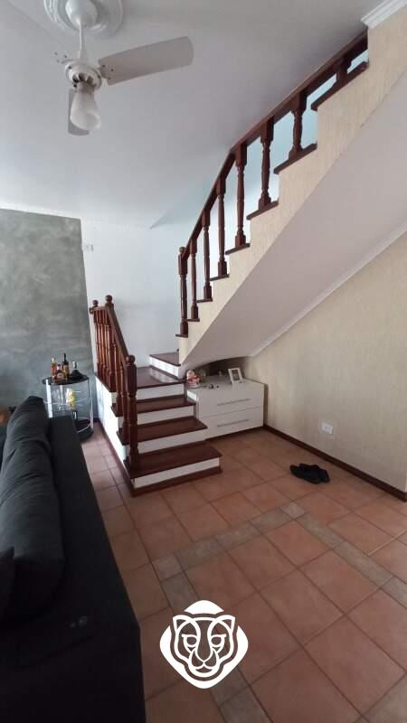 Escada acesso dormitórios