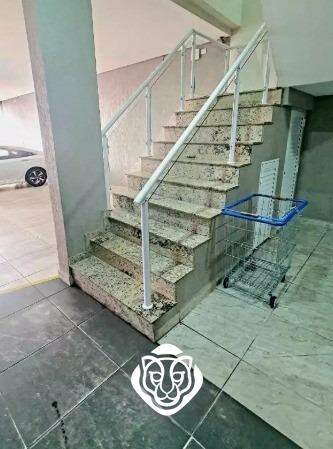 Escada de acesso aos apartamentos