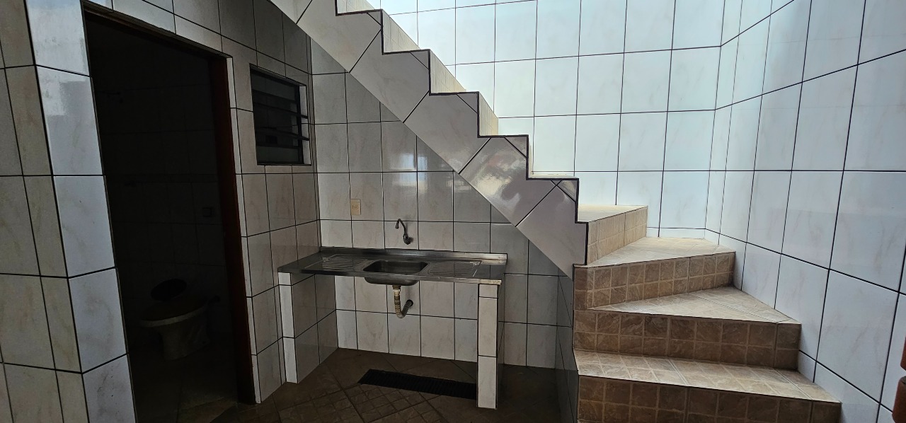 Garagem / Área de serviço 