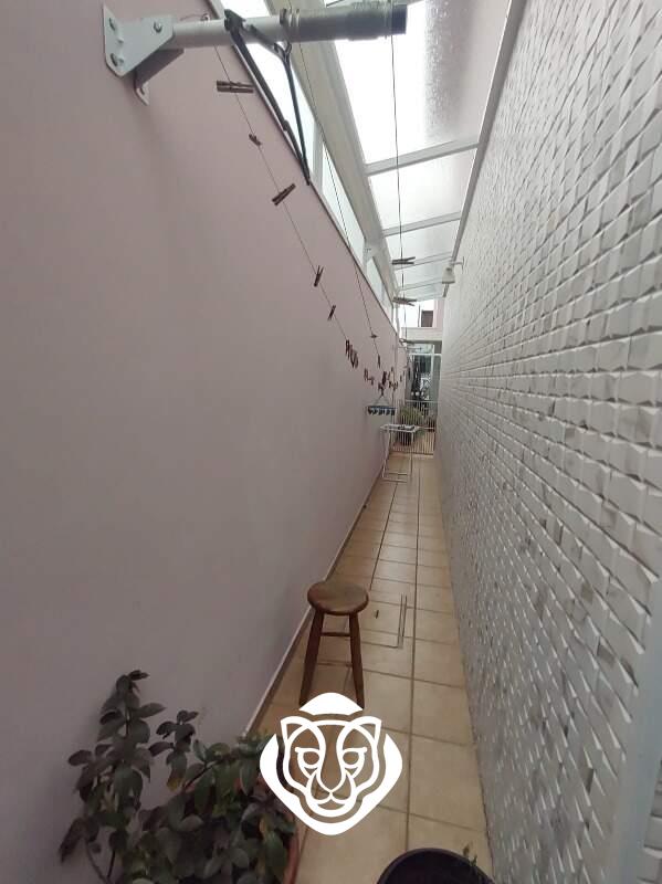 Cobertura em vidro do corredor lateral