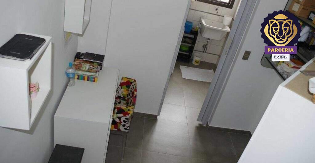 área de serviço com banheiro