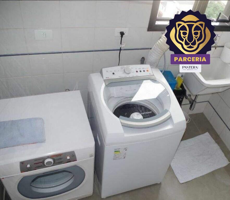 área de serviço com banheiro