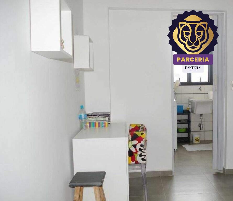 área de serviço com banheiro