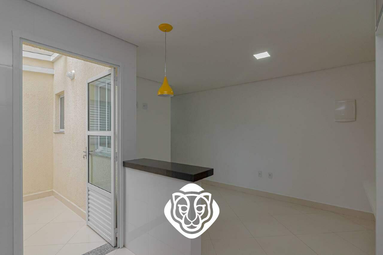 Sala dois ambientes e cozinha