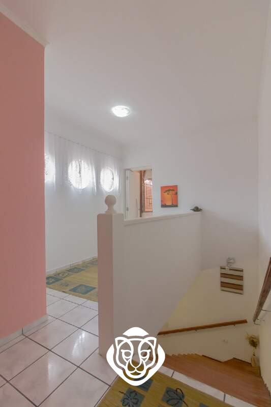 Acesso dormitórios piso superior