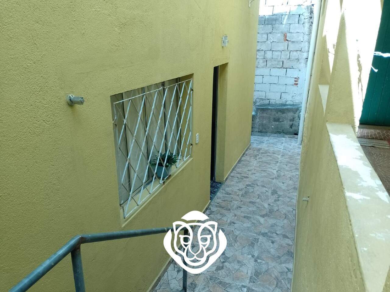 Corredor entre as casas