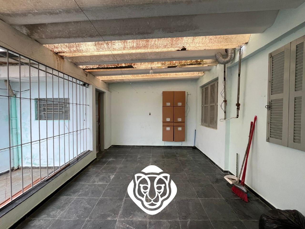 Quintal dos fundos coberto